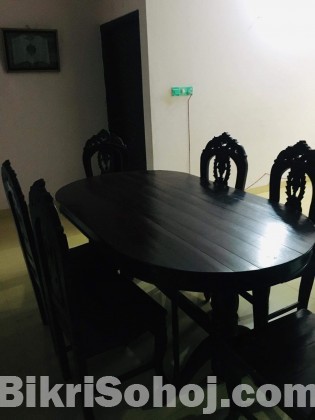 Dinning table and 6 chairs